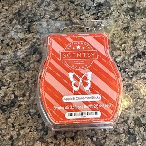 Scentsy Red Apple & Cinnamon Scent Bar